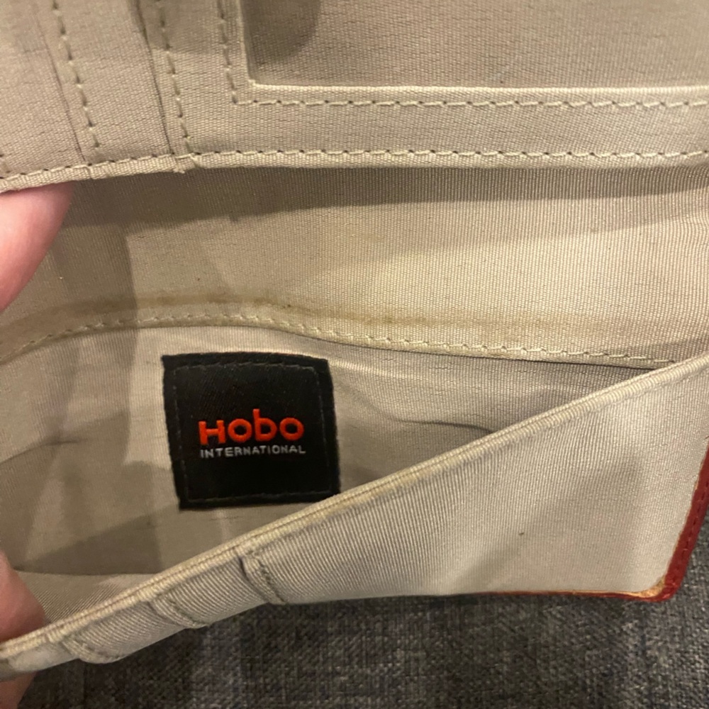 HOBO Red Card Wallet EUC - Picture 4 of 8